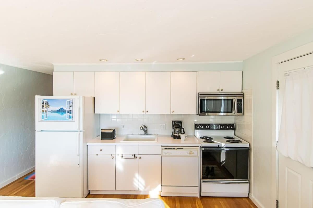 East End Condo Across From Assoc Beach بروفينس المظهر الخارجي الصورة