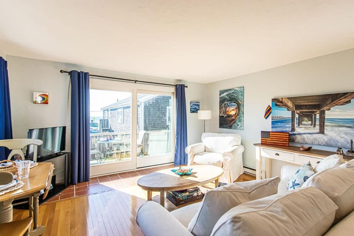 East End Condo Across From Assoc Beach بروفينس المظهر الخارجي الصورة