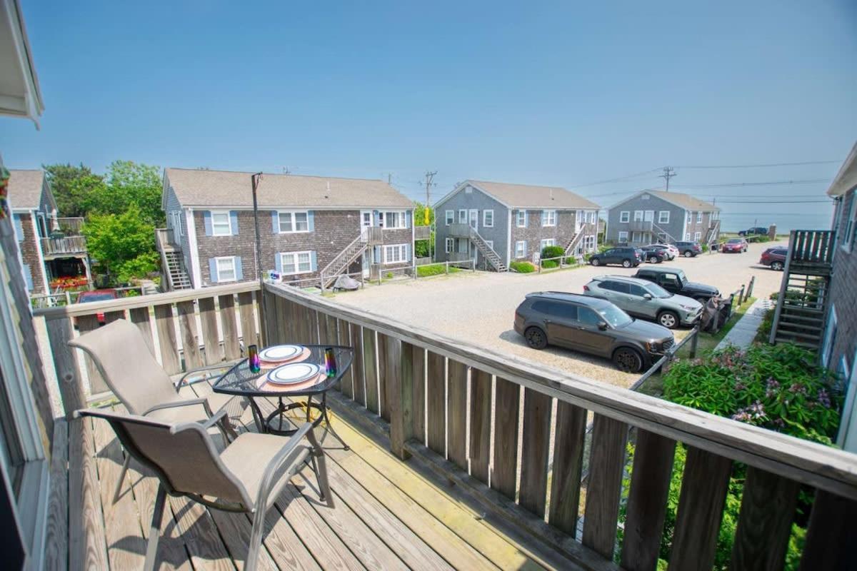 East End Condo Across From Assoc Beach بروفينس المظهر الخارجي الصورة